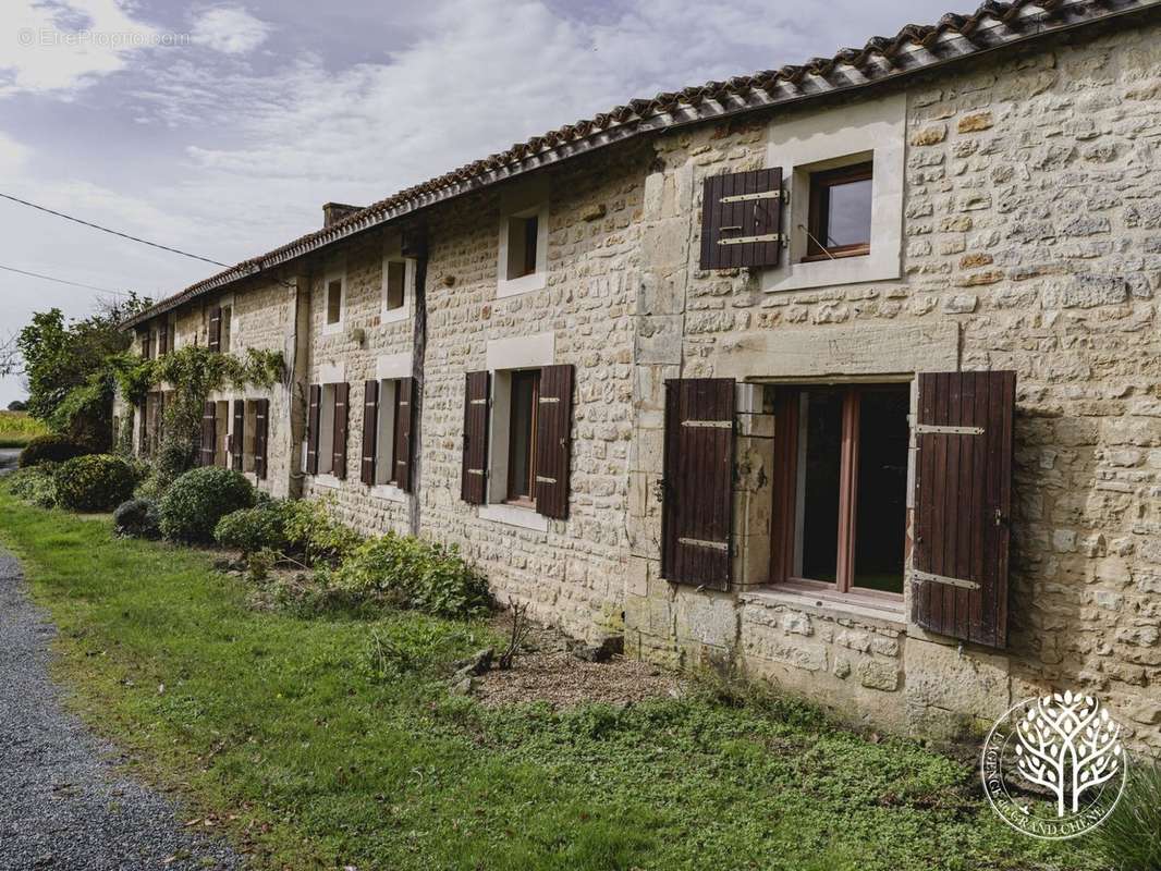 longère en saintonge  - Maison à SAINT-SAVINIEN