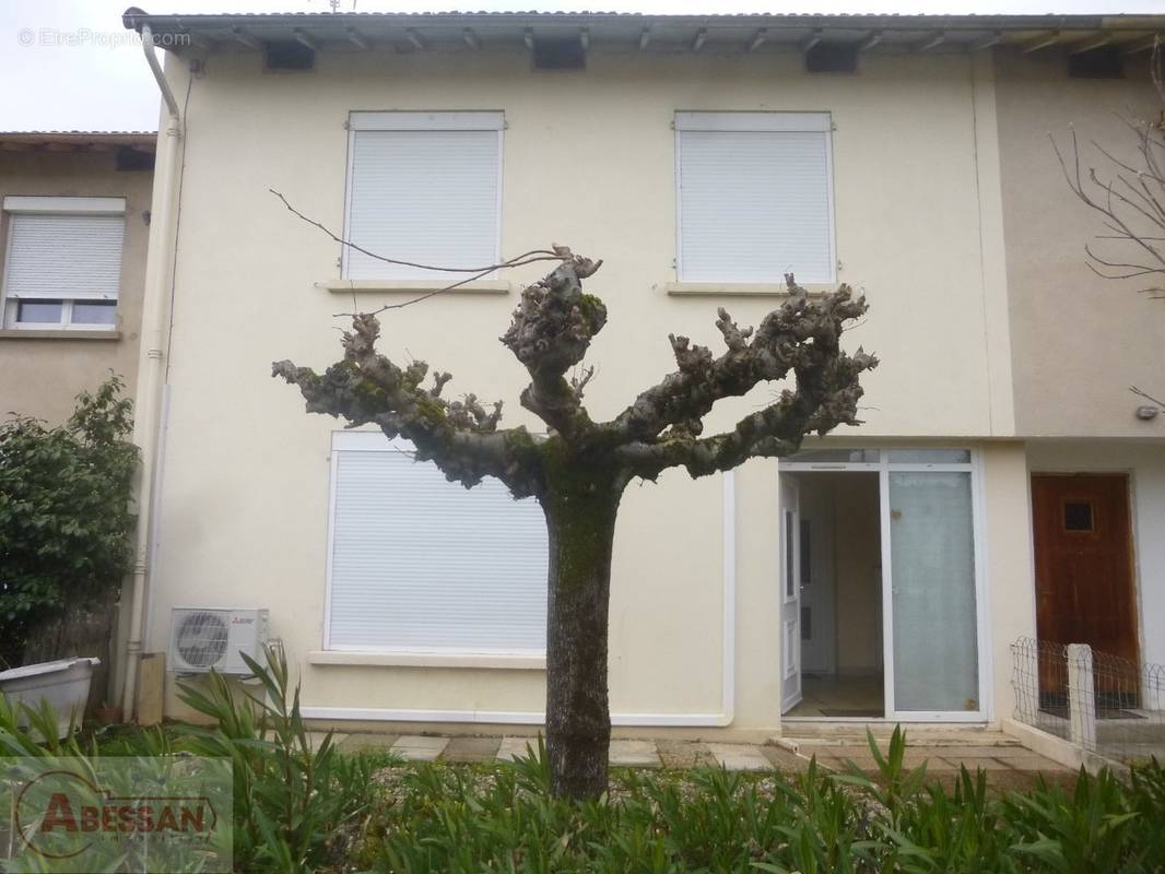 Maison à SAINT-JUERY