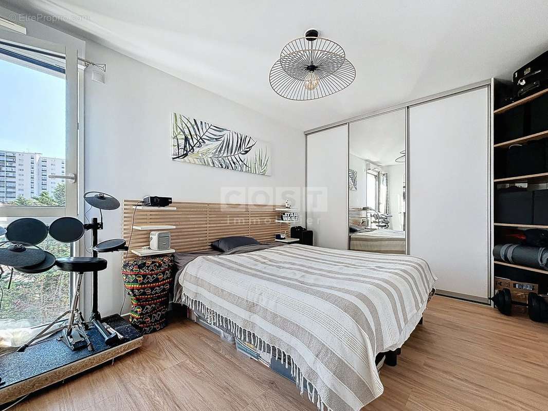 Appartement à BOIS-COLOMBES