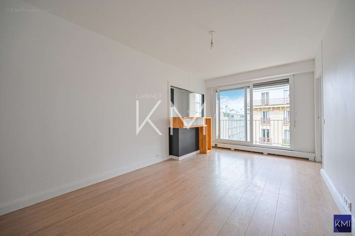 Appartement à PARIS-11E