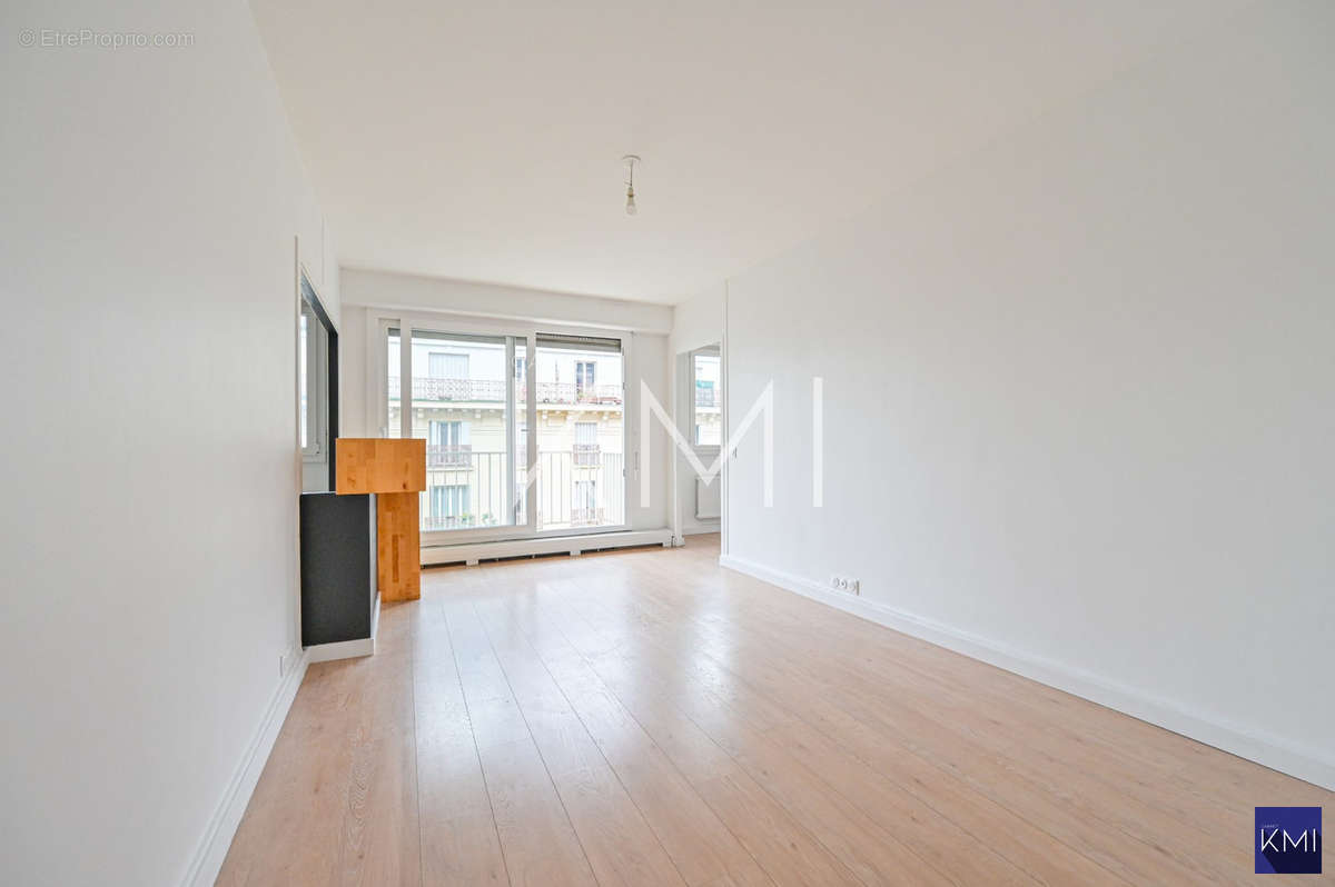 Appartement à PARIS-11E