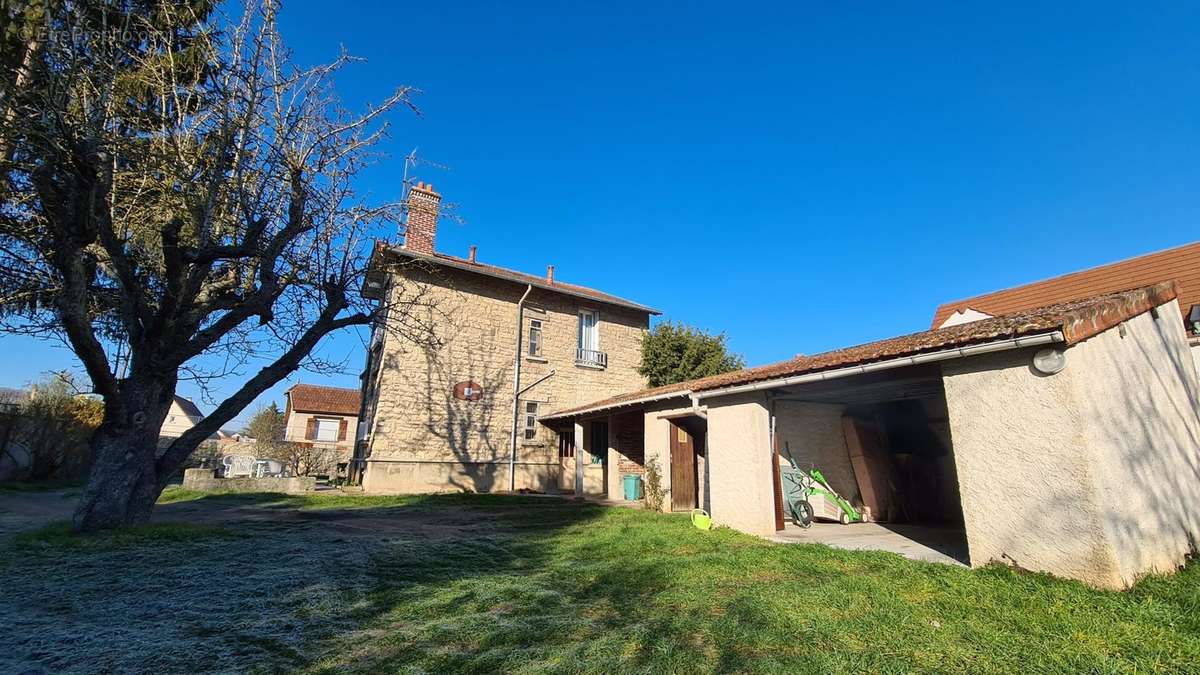 Maison à MEZIERES-SUR-SEINE