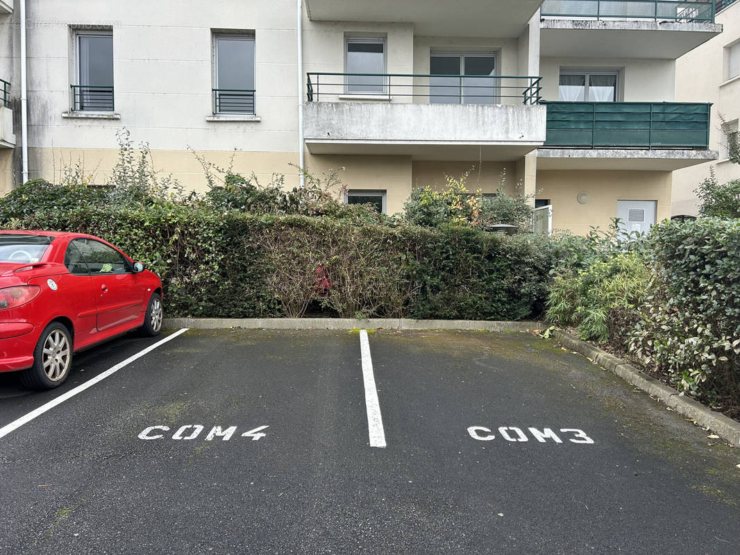 Parking à LA RICHE