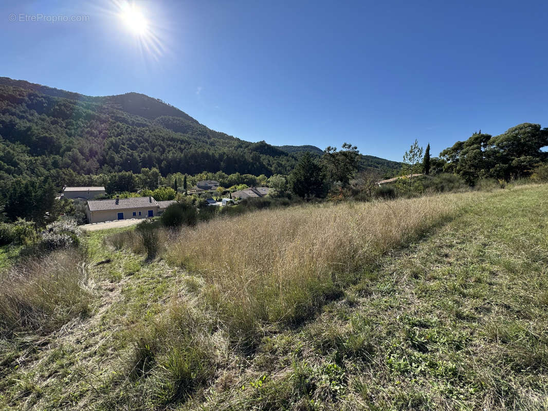 Terrain à BUIS-LES-BARONNIES