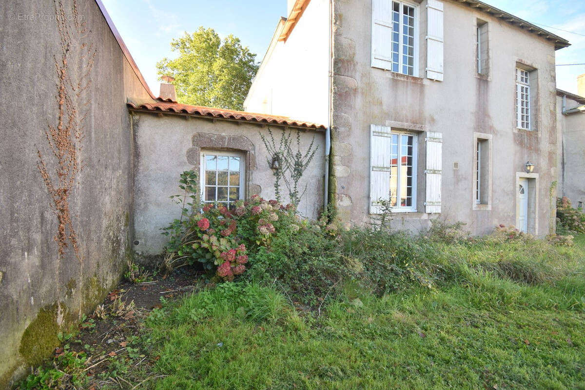 Maison à VIEILLEVIGNE