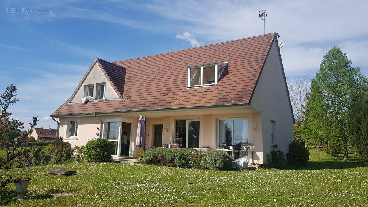 Maison à VERDUN-SUR-LE-DOUBS