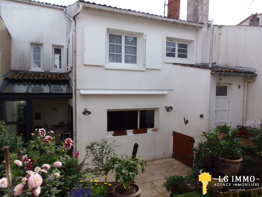 Maison à MORTAGNE-SUR-GIRONDE