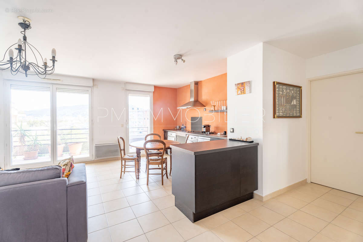 Appartement à MARSEILLE-8E