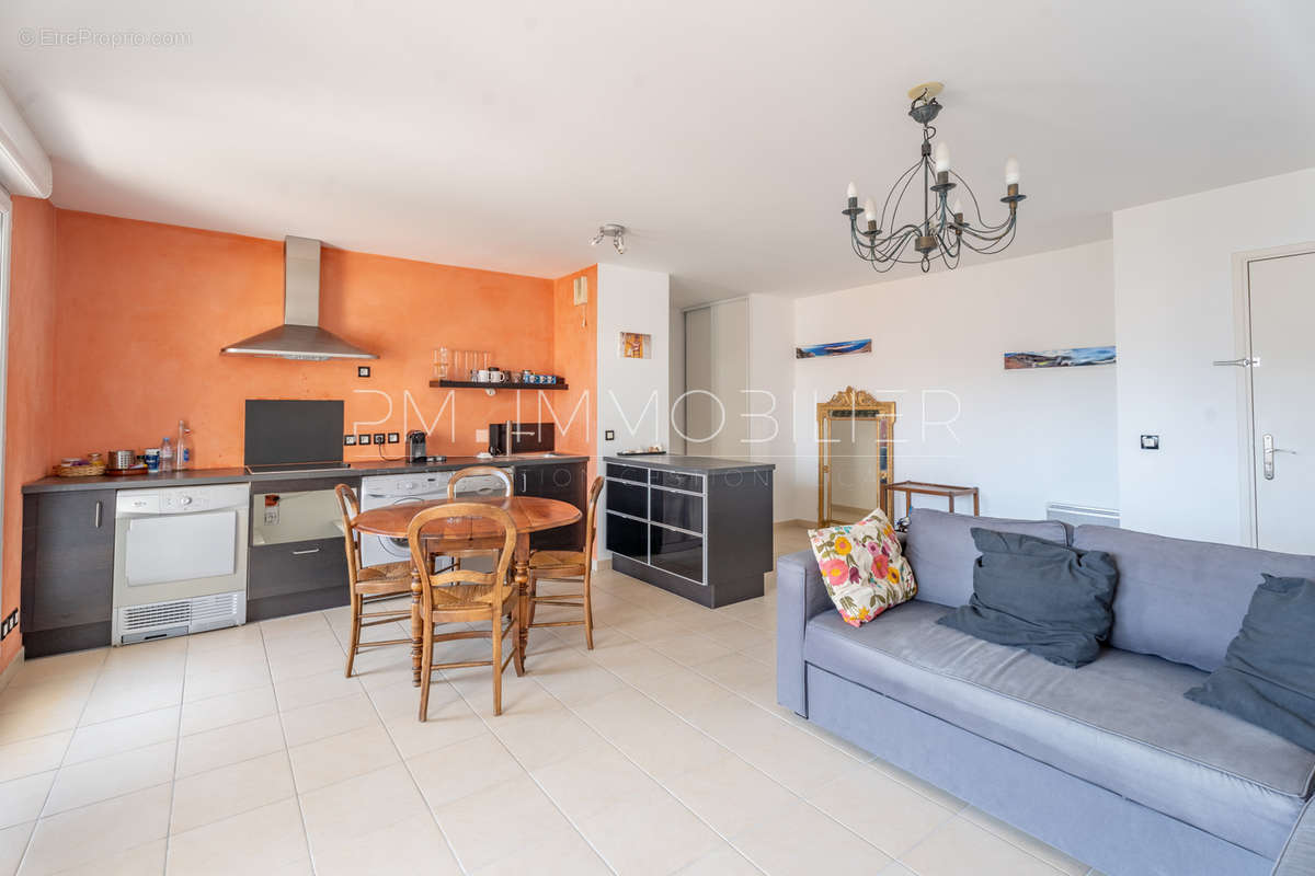 Appartement à MARSEILLE-8E