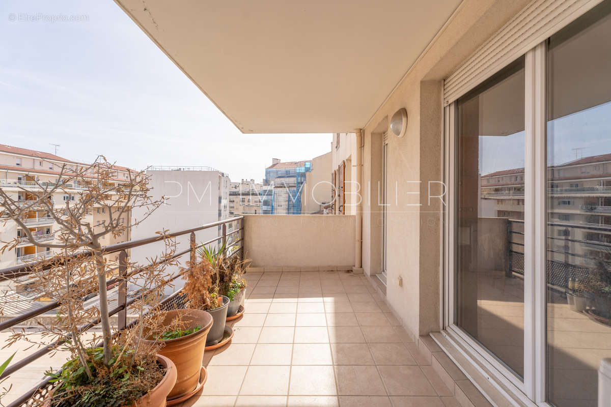 Appartement à MARSEILLE-8E