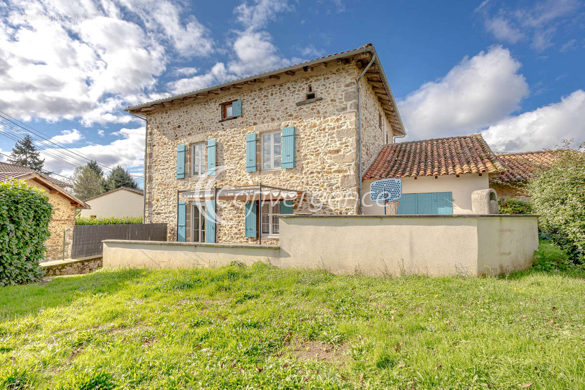 Maison à SAINT-JUNIEN