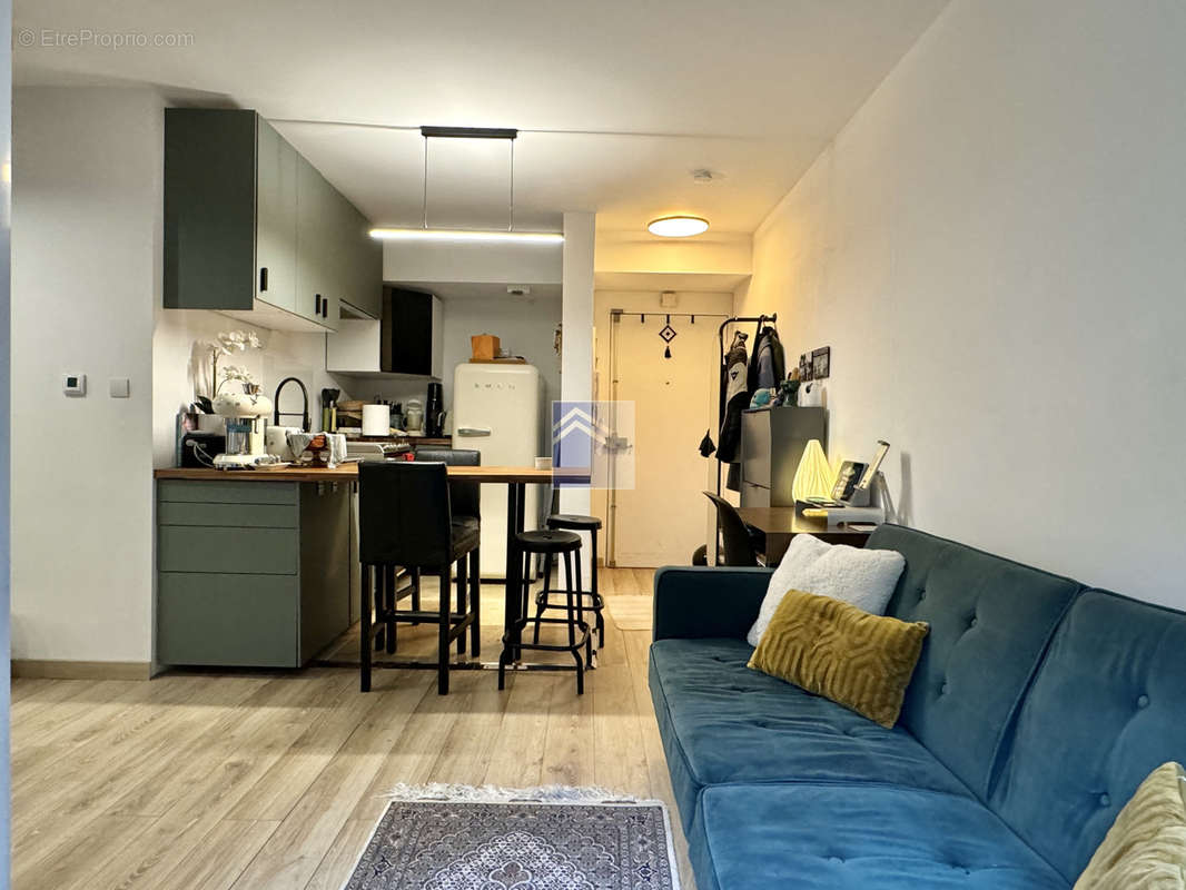 Appartement à COURBEVOIE