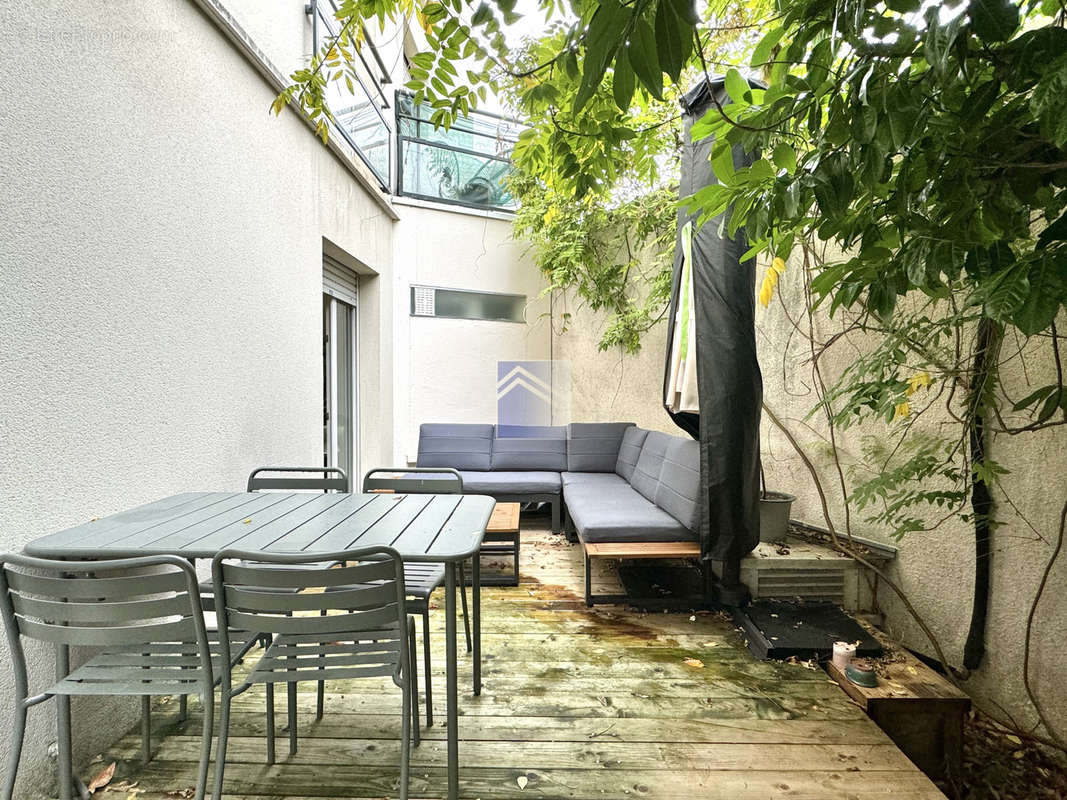 Appartement à COURBEVOIE