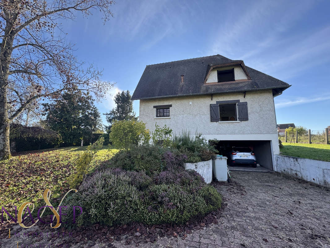 Maison à SAINT-REMY-EN-ROLLAT