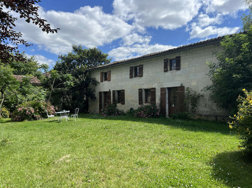 Maison à SAINTES