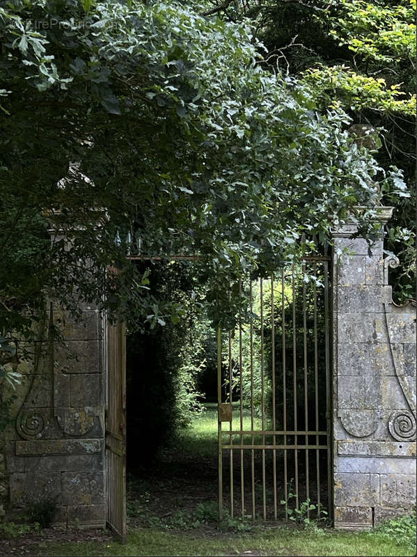 Maison à SAINTES