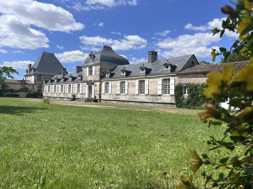 Maison à SAINTES