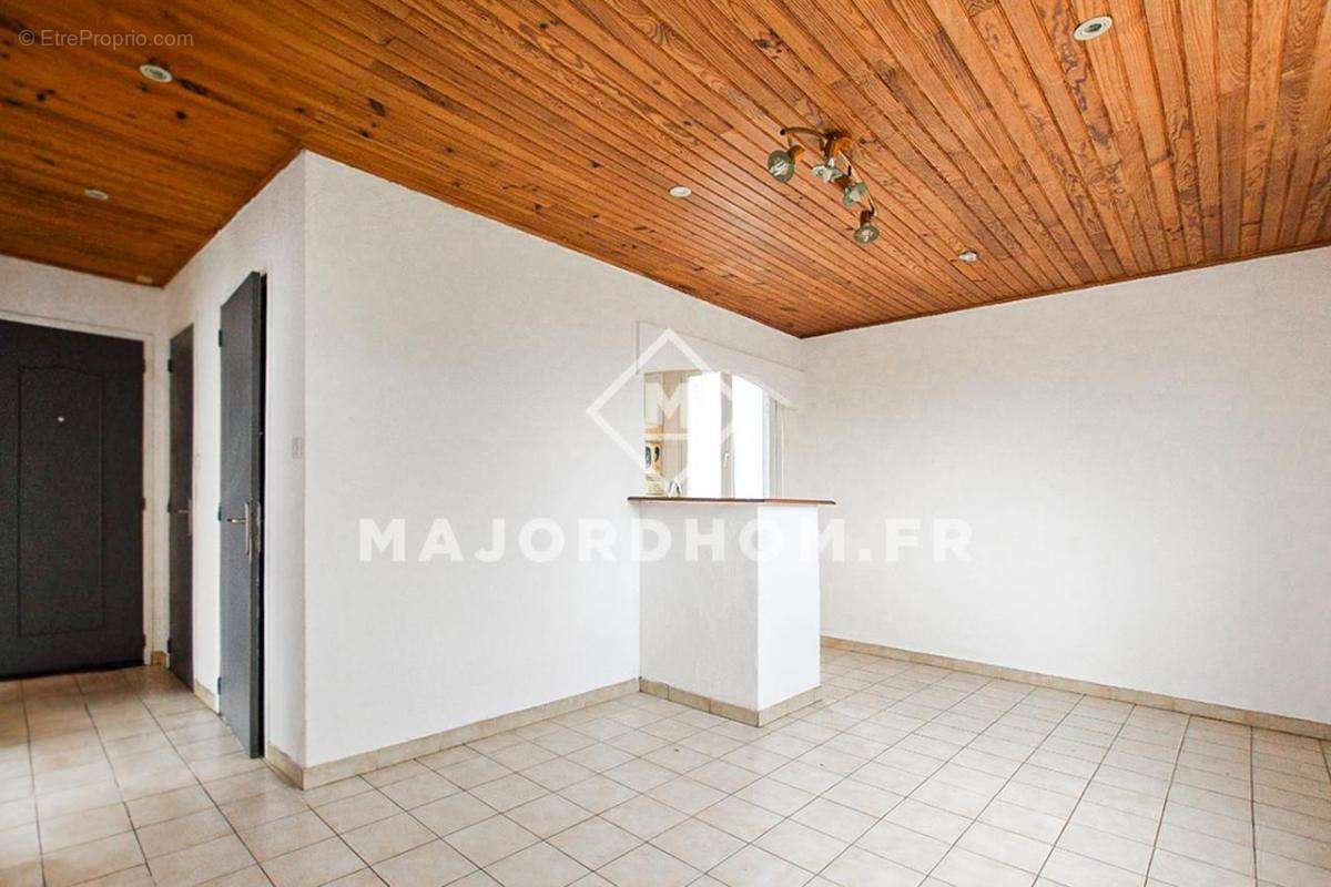 Appartement à MARSEILLE-4E