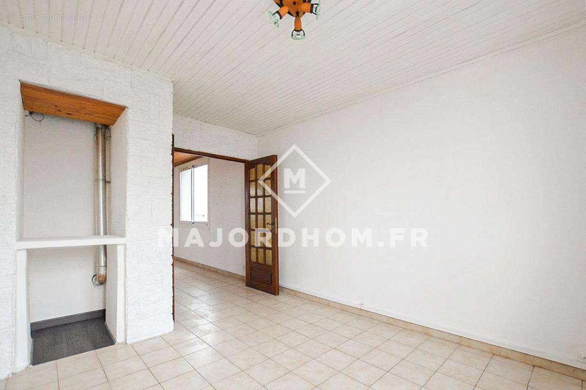 Appartement à MARSEILLE-4E