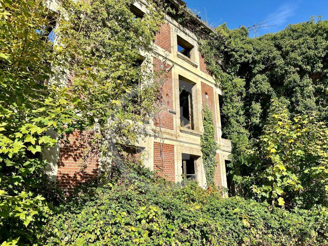 Maison à LIANCOURT-FOSSE