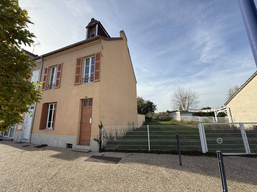 Maison à BELLERIVE-SUR-ALLIER