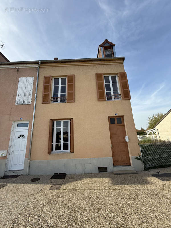 Maison à BELLERIVE-SUR-ALLIER