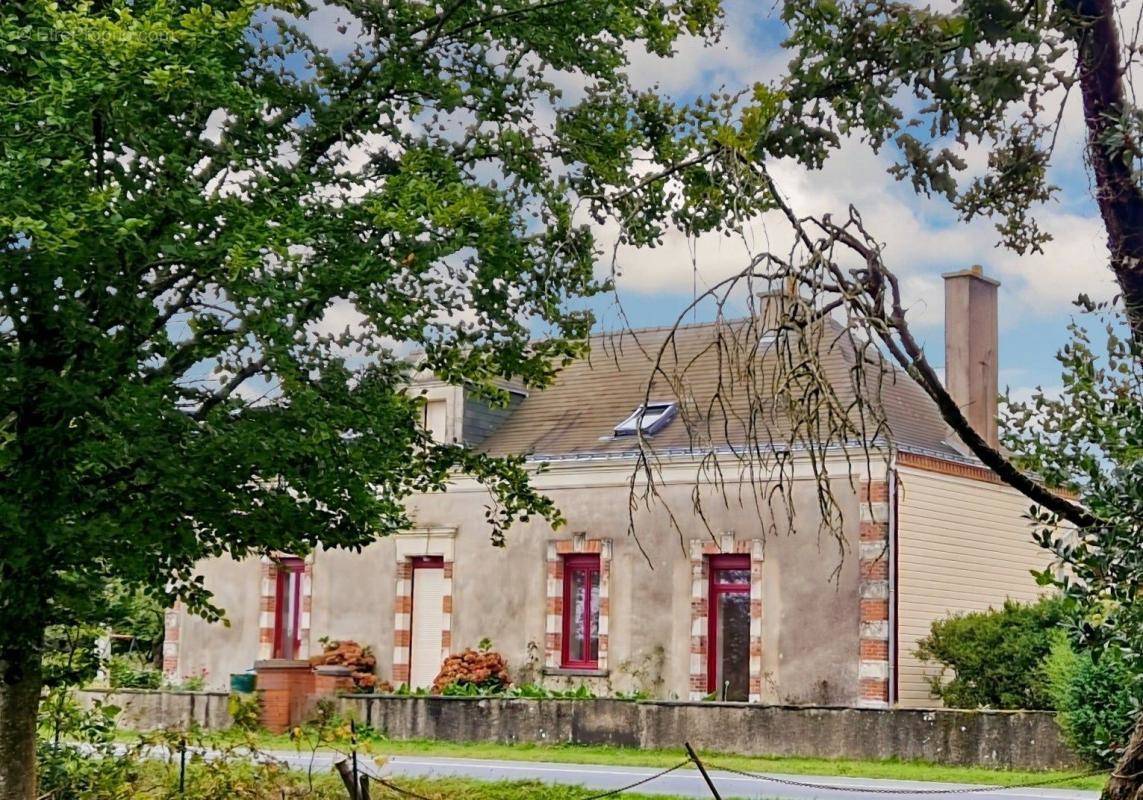 Maison à JUIGNE-DES-MOUTIERS