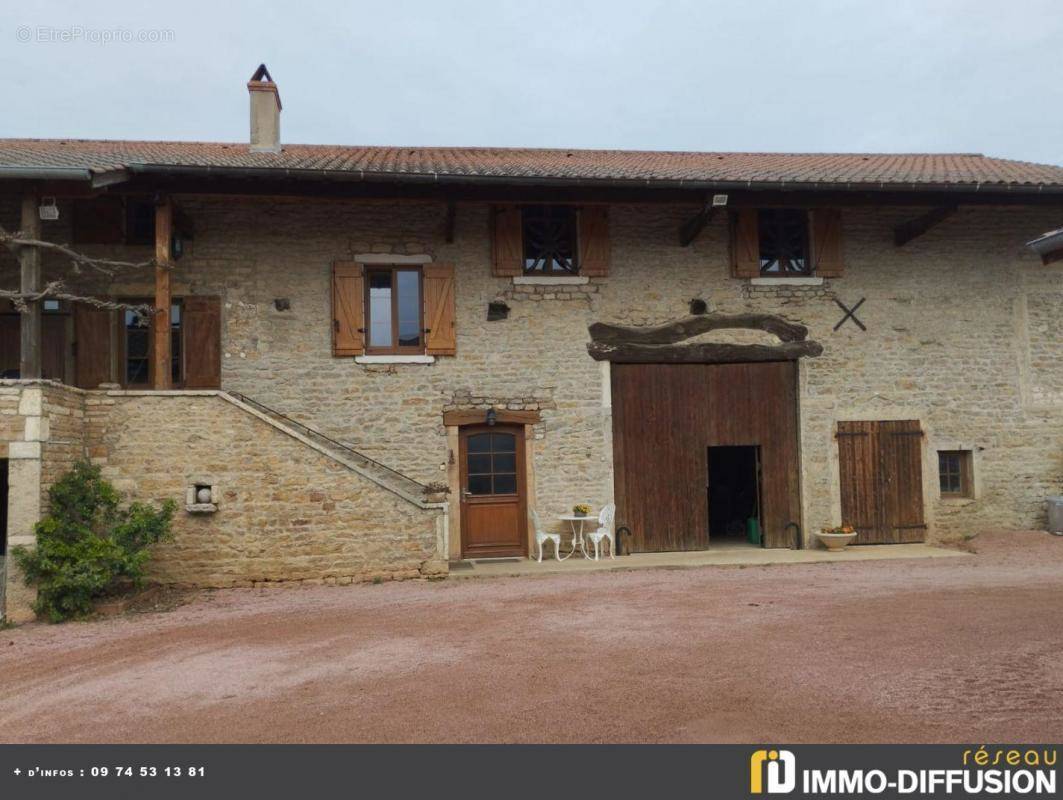 Maison à CLUNY