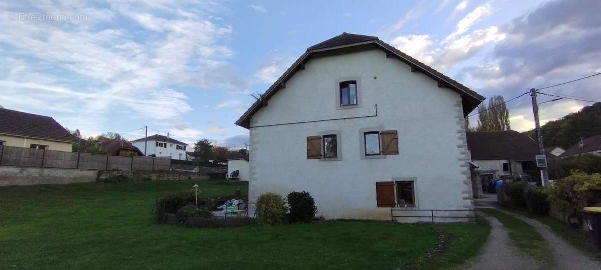 Appartement à ECHENOZ-LA-MELINE