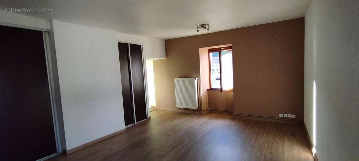 Appartement à ECHENOZ-LA-MELINE