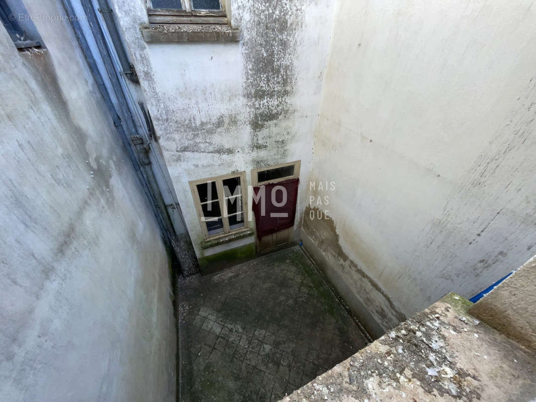 cour  - Appartement à SAINT-CALAIS