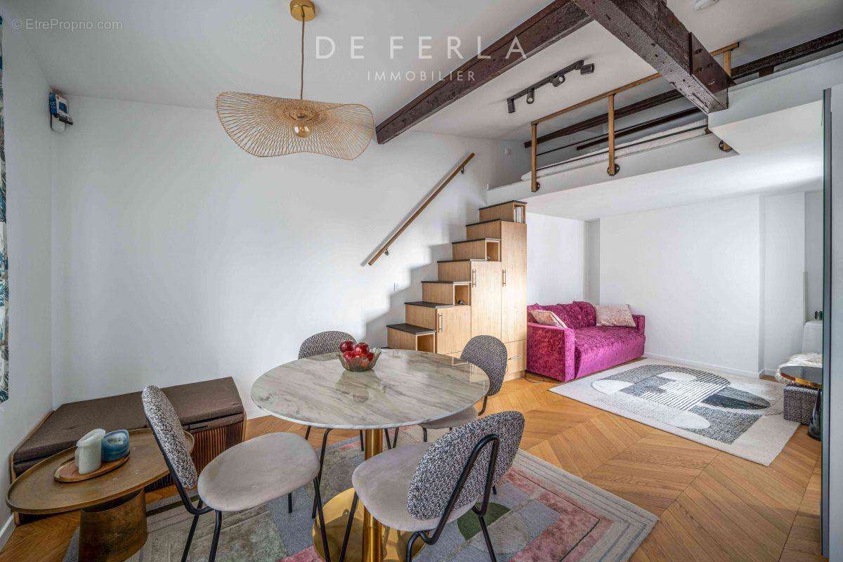 Appartement à PARIS-1E