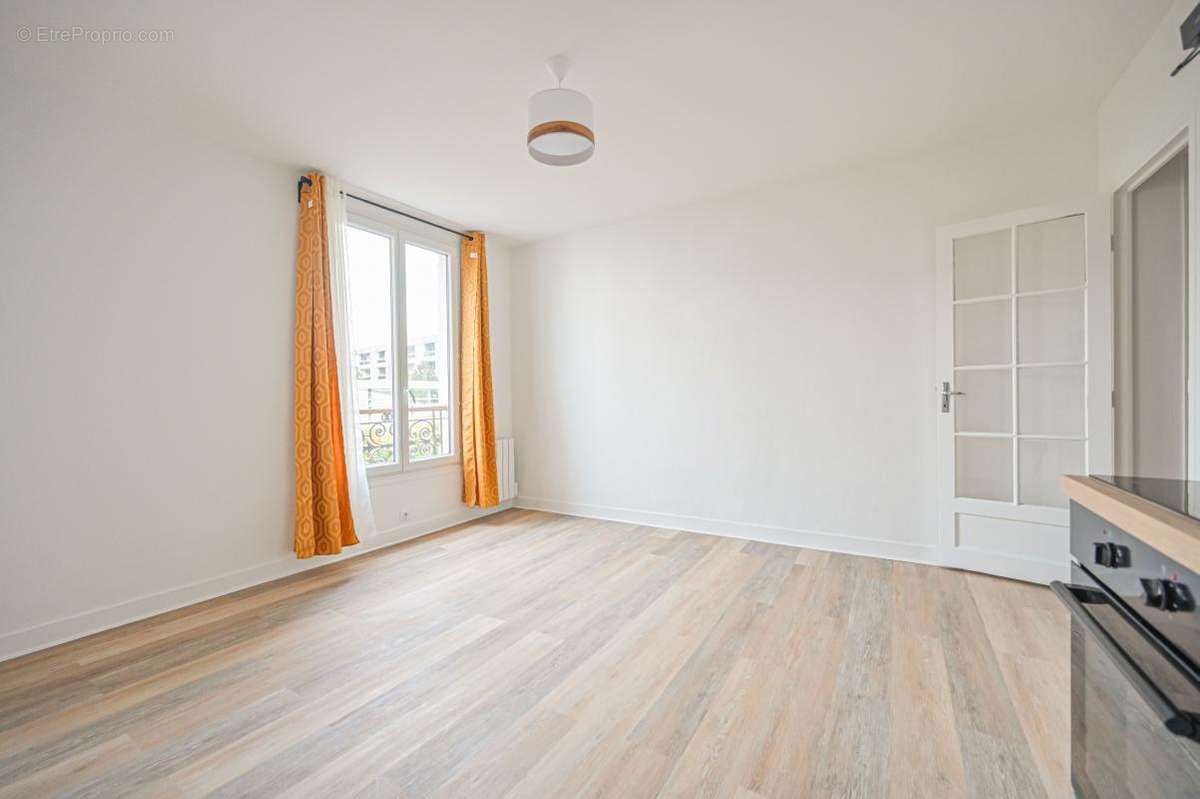 Appartement à PARIS-19E