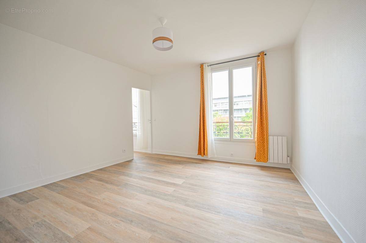 Appartement à PARIS-19E