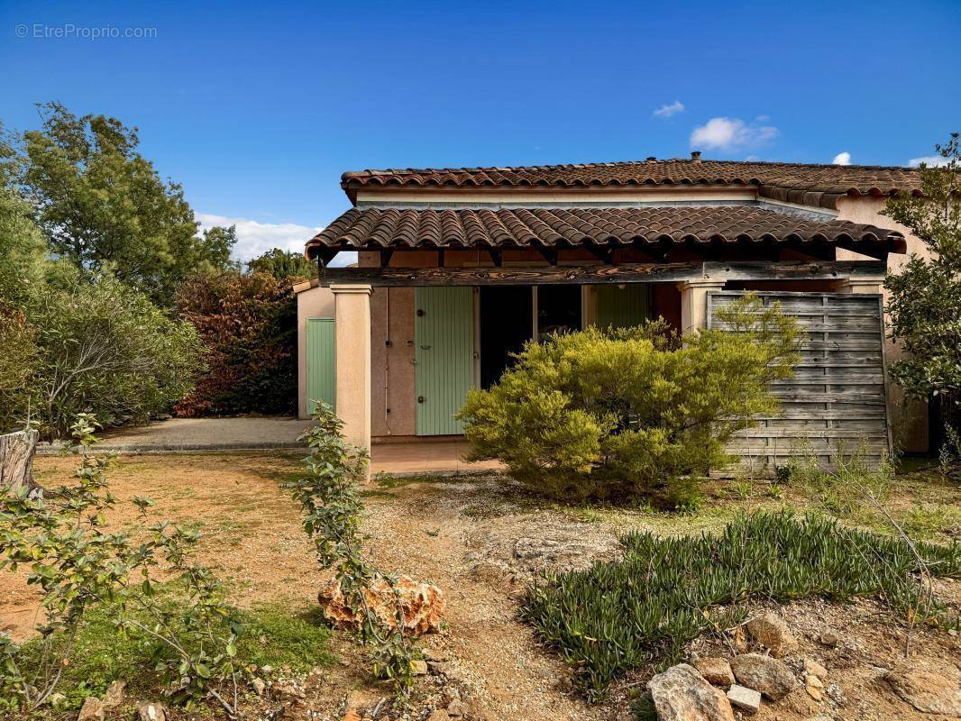 Maison à ROQUEBRUNE-SUR-ARGENS