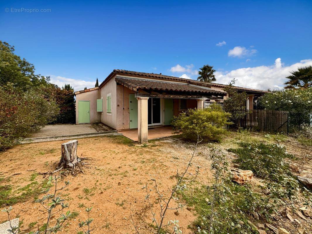 Maison à ROQUEBRUNE-SUR-ARGENS