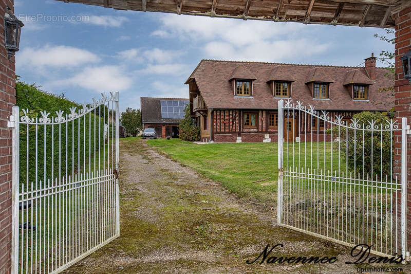 Maison à BOURGTHEROULDE-INFREVILLE