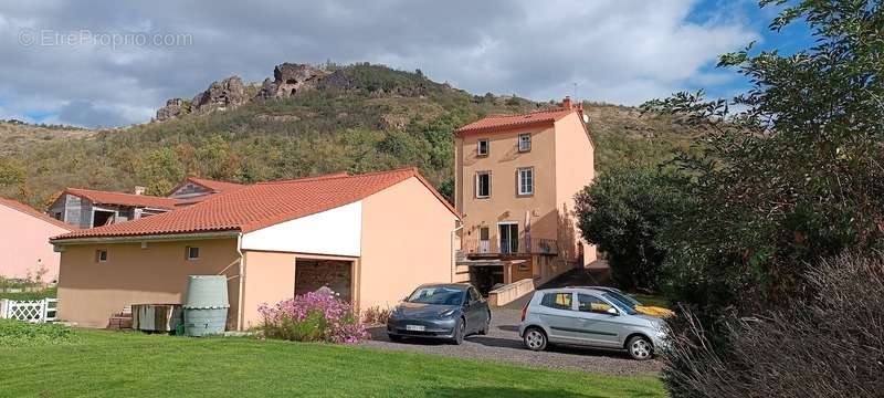 Maison à PERRIER