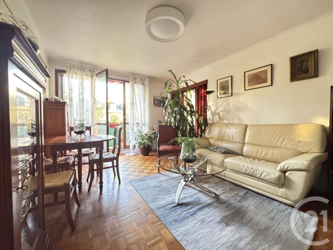 Appartement à FONTENAY-SOUS-BOIS