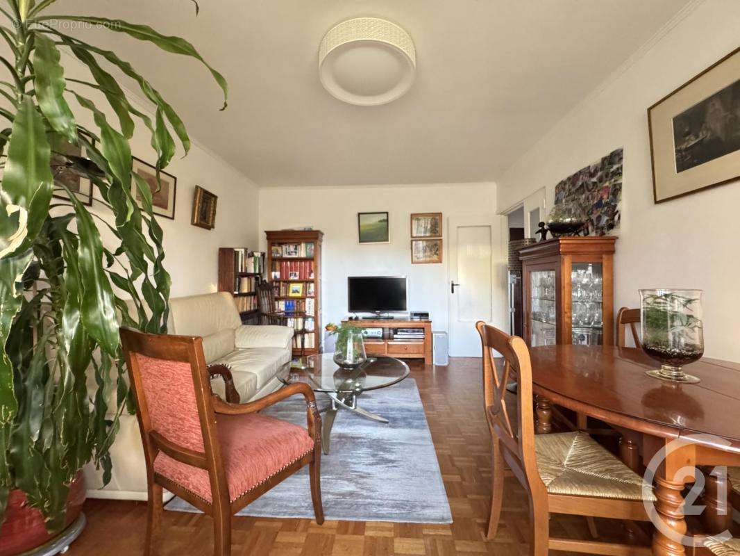 Appartement à FONTENAY-SOUS-BOIS