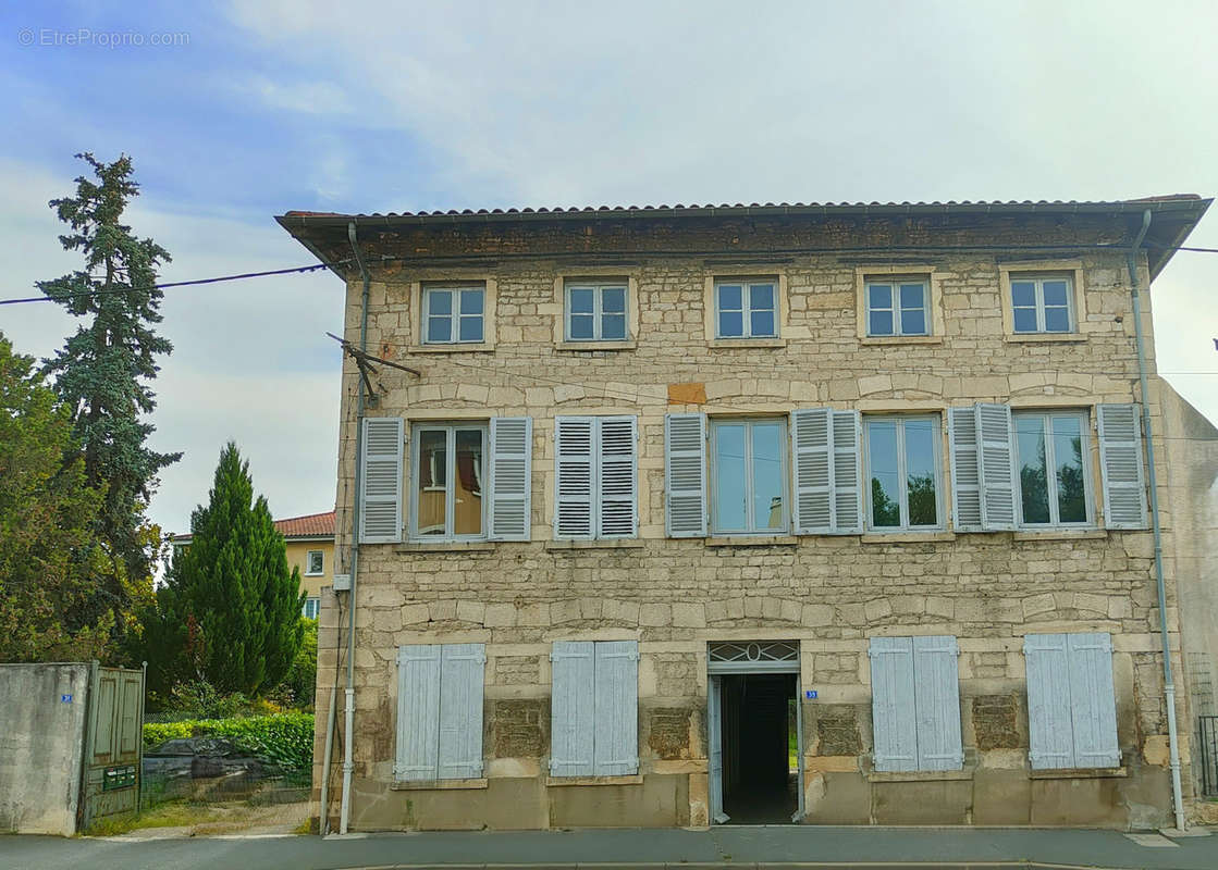 Maison à AMBERIEUX