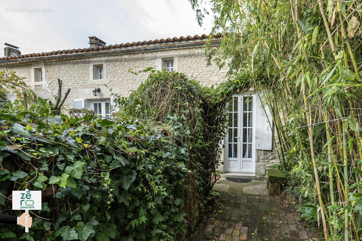 Maison à BARZAN