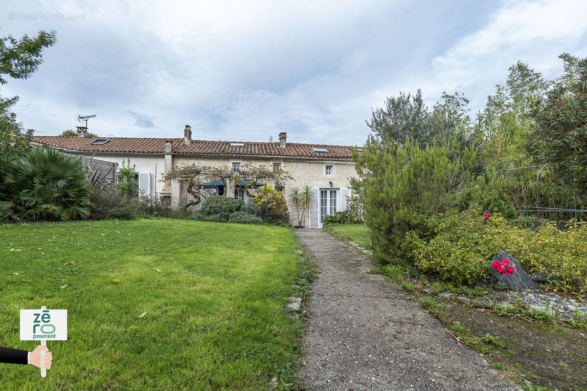 Maison à BARZAN