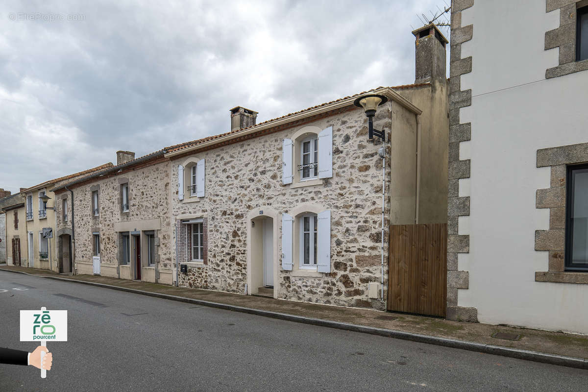 Maison à FOUGERE