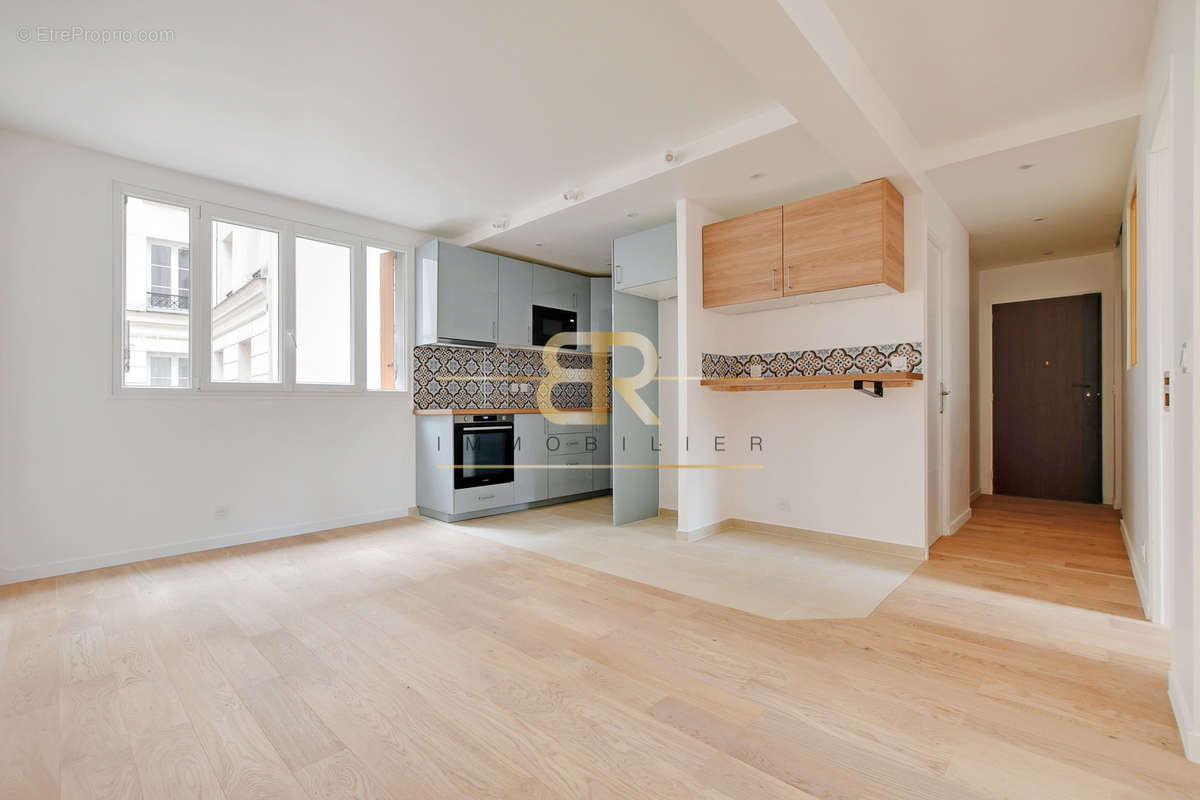 Appartement à PARIS-17E