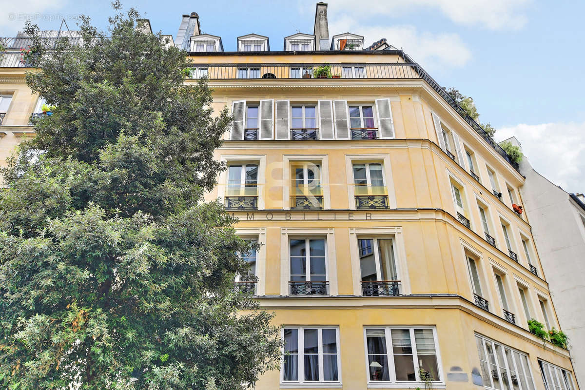 Appartement à PARIS-2E