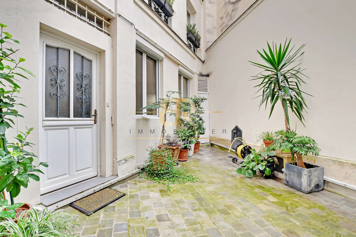 Appartement à PARIS-2E