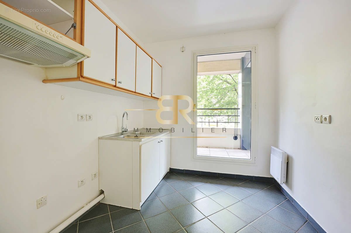 Appartement à PARIS-14E