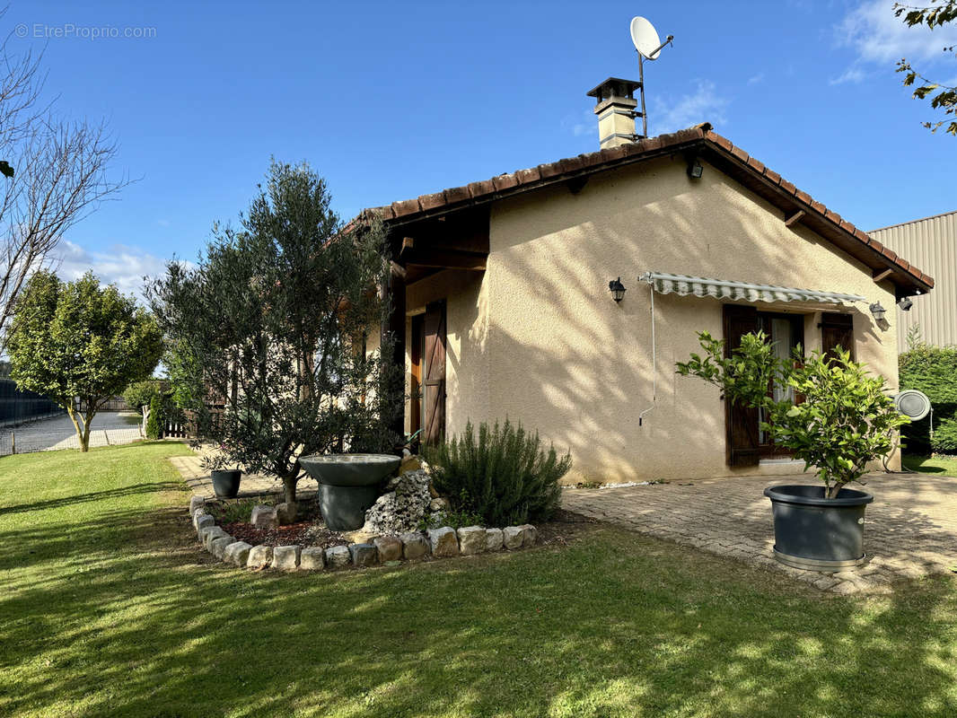 Maison à CAILLOUX-SUR-FONTAINES