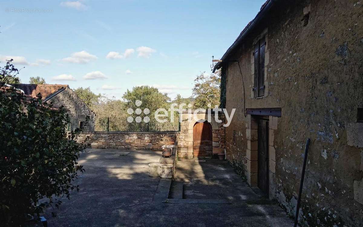 Maison à LES EYZIES-DE-TAYAC-SIREUIL